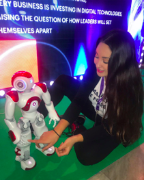 Yamila träffar robot