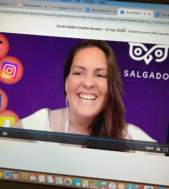 Charlotte da Silva utbildar via Zoom